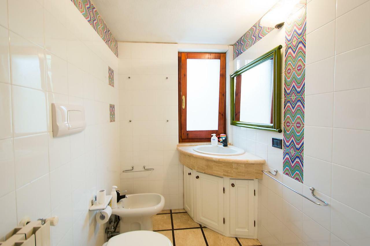Casa Vacanze Rosa Maria オロゼーイ エクステリア 写真